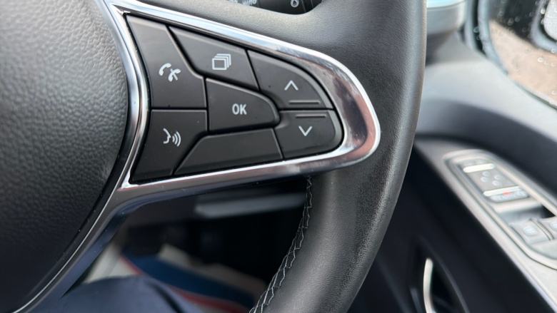 Nissan Primastar 30 L2 Diesel 2.0 dCi 130ps H1 Tekna Crew Van